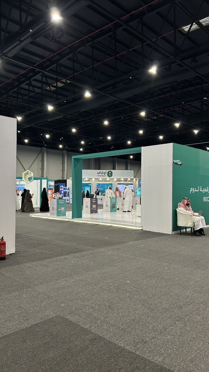 hcyber6_'s tweet image. &quot;ملتقى التحول الرقمي للقطاع غير ربحي&quot;

صراحة معرض جميل جدًا وأي شيء له يد في هذا القطاع أنصحه بالحضور وبقوة.

تشرفت بكل من قابلت في الجمعيات والمؤسسات 💙.

شكرًا لجميع القائمين على هذا الملتقى 🫡.