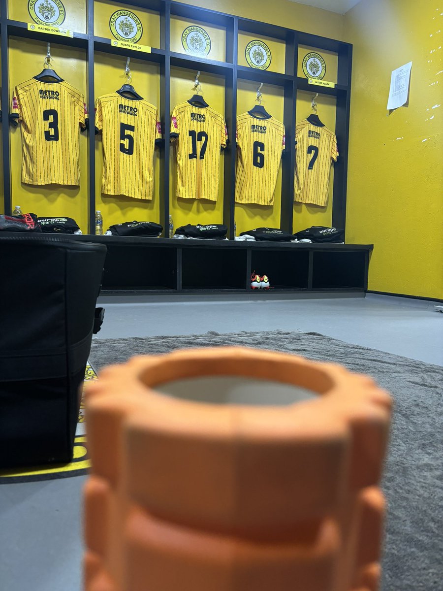 PaddyGray06's tweet image. All set for this evenings huge game as @OfficialWands face Whitehawk! 

COYW 🧡🖤