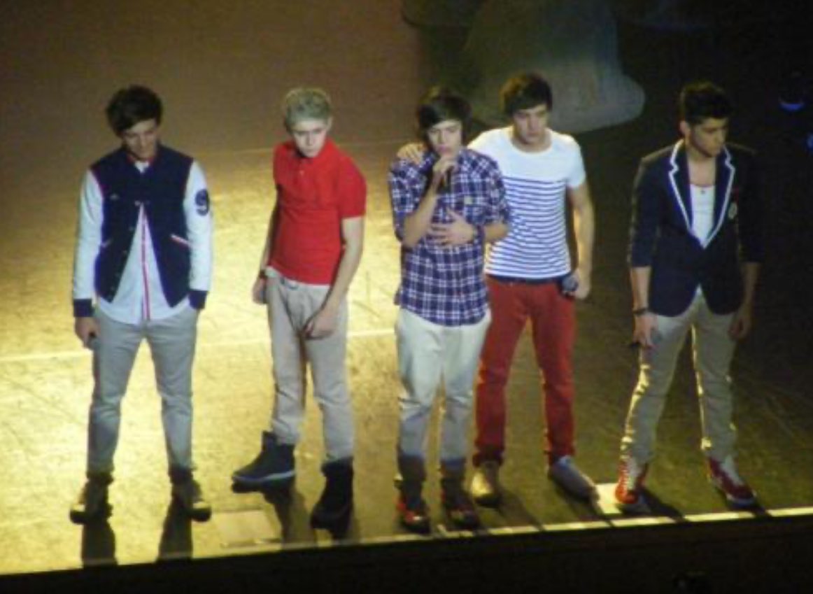 Tomlinbucks's tweet image. that one time when they switched outfits? i went crazy