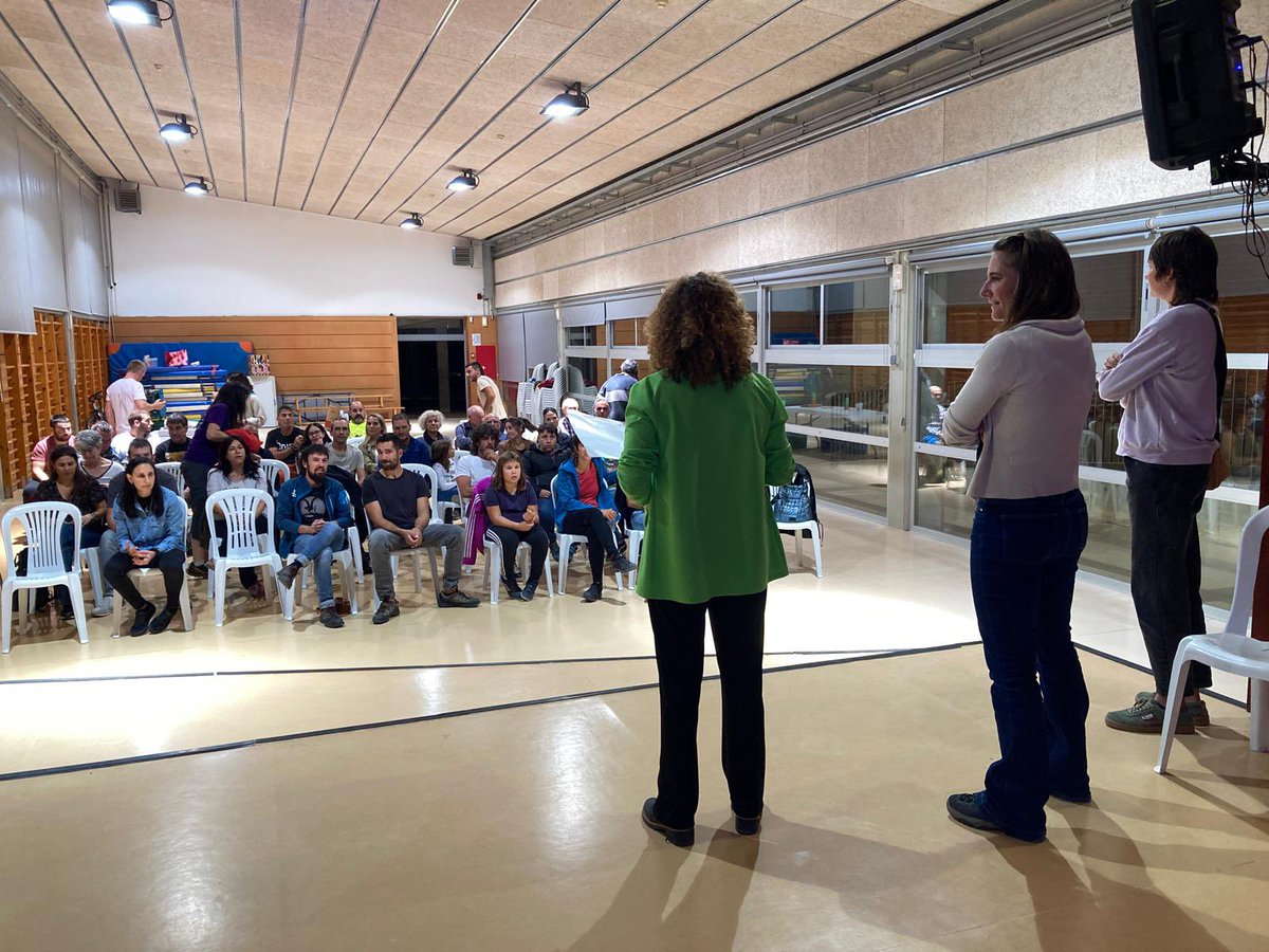 AjRoquetes's tweet image. 🧗🏻 𝗘𝗦𝗣𝗢𝗥𝗧𝗦 | 🥳 FELICITATS, #LAJOCACLUBALPÍ 🎂

➡️ El club d'#escalada i #senderisme de #Roquetes celebra el seu 4️⃣0️⃣è aniversari.

🌄 Amb caminada i pujada fins el cim de #LaJoca, i projecció del documental #InExtremis.

🙌🏻 Per molts anys més de muntanya i amistat❗️