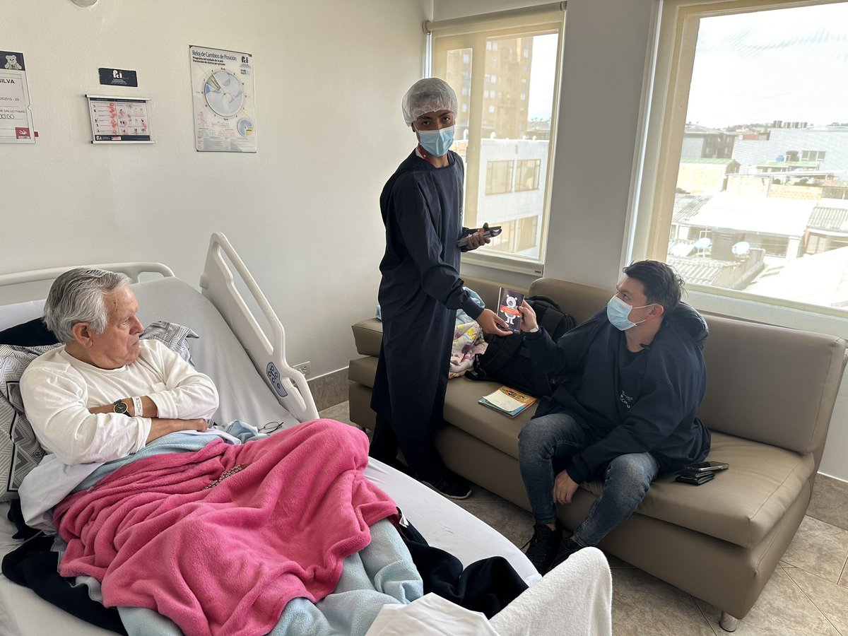 En el PCP de FCI❤️ estamos comprometidos con la educación al paciente y la familia en la prevención de lesiones en piel, por lo que realizamos constantemente rondas de prevención para mantener piel sana en nuestra institución ❤️💙 <a href="/DorisGrinspun/">Dr. Doris Grinspun 🇨🇦 RN, PhD, FAAN, O.ONT</a> <a href="/SandraGLaCardio/">Sandra Gómez</a> <a href="/YudyRojasCardio/">Yudy Andrea</a>