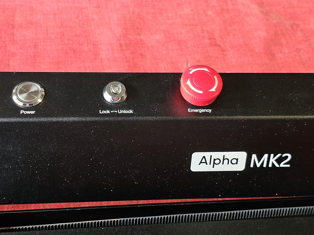 framboise314's tweet photo. En train de monter @Algo_Laser #alphaMK2 
Je vous en parle bientôt sur le blog ! https://t.co/il6LYTNN32
