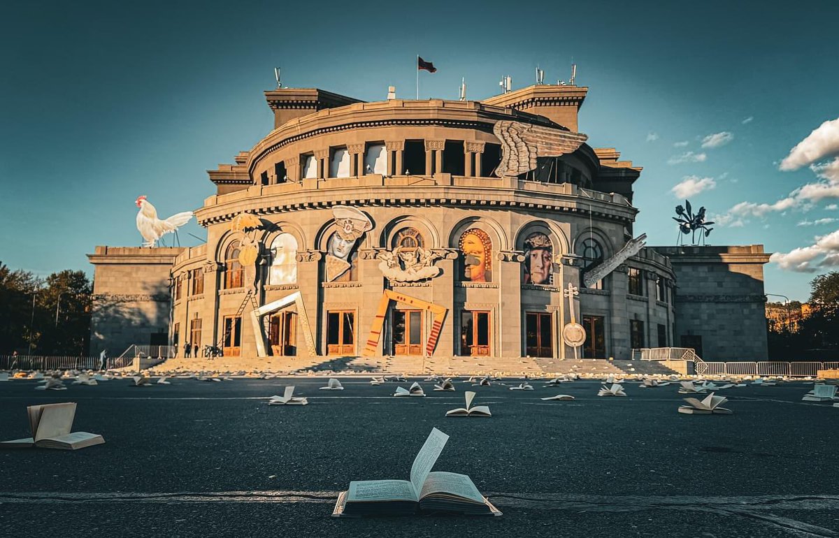 🎭Enjoy surreal beauty at #Yerevan Opera Theatre w/art installation dedicated to 100-anniversary of legendary filmmaker Sergei #Parajanov. Known for his avant-garde style, his legacy is reimagined, highlighting his impact on cinema both in #Armenia &amp; globally.

📷:Annie Petrosyan