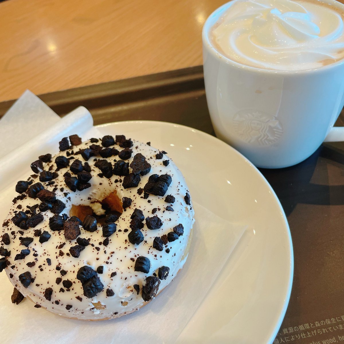 mana_strawberry's tweet photo. 9月と10月はスタバ出没率が高めな私です☕️🍩
秋と冬はどうもカフェに行きたくなる☺️ https://t.co/q2F1gHjs4y