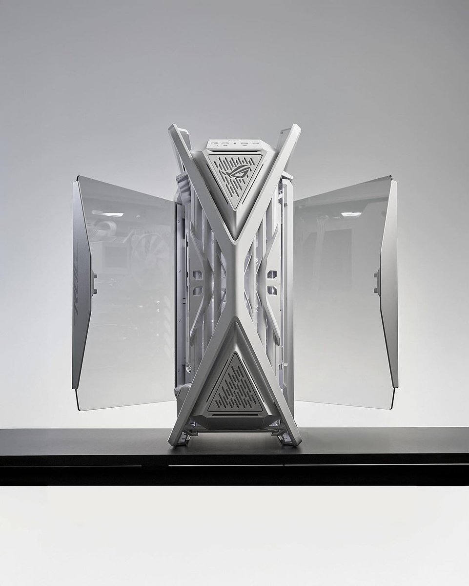ASUS_ROG's tweet photo. White, sleek, and oh-so-cooool! ❄️

Huge thanks to @modsbyben for bringing our new CPU block to life in this gorgeous build! ✨

😎Shoutout to @IntelGaming and @BitspowerHQ for bringing the power and the cool factor!  

#pcgaming #gamingsetup #rog https://t.co/z7jDrHbj5r