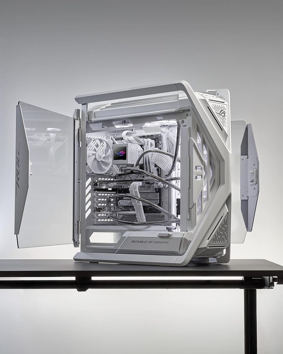 ASUS_ROG's tweet photo. White, sleek, and oh-so-cooool! ❄️

Huge thanks to @modsbyben for bringing our new CPU block to life in this gorgeous build! ✨

😎Shoutout to @IntelGaming and @BitspowerHQ for bringing the power and the cool factor!  

#pcgaming #gamingsetup #rog https://t.co/z7jDrHbj5r
