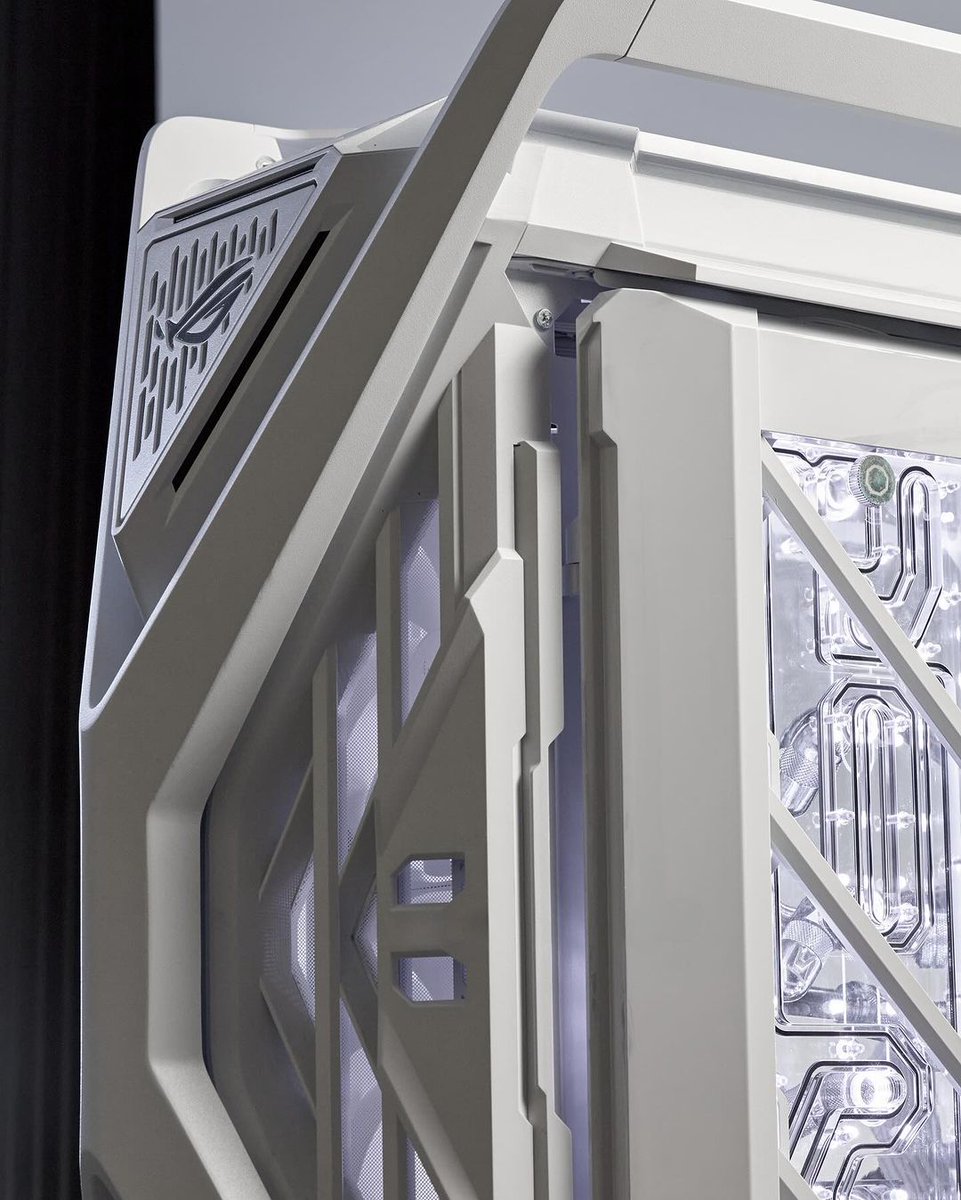 White, sleek, and oh-so-cooool! ❄️

Huge thanks to <a href="/modsbyben/">modsbyben</a> for bringing our new CPU block to life in this gorgeous build! ✨

😎Shoutout to <a href="/IntelGaming/">Intel Gaming</a> and <a href="/BitspowerHQ/">Bitspower</a> for bringing the power and the cool factor!  

#pcgaming #gamingsetup #rog