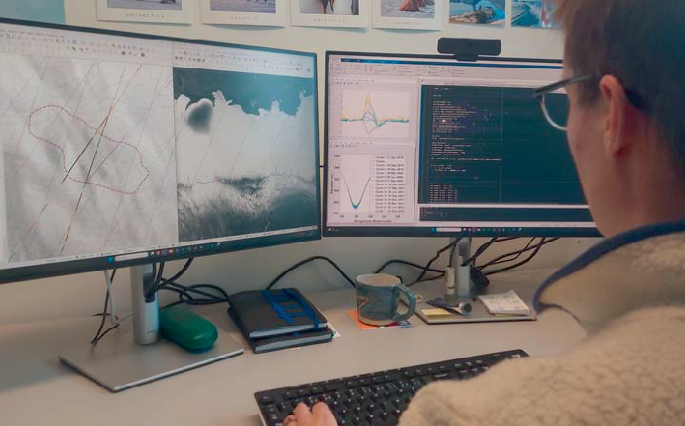 New online! Detecting water beneath ice sheets with satellite altimetry go.nature.com/4dV8sd0