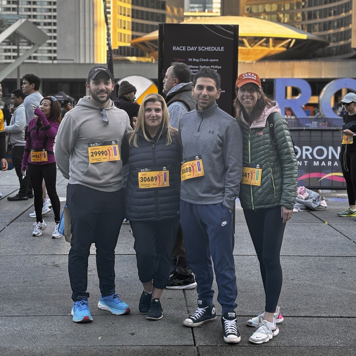 WellspringGTA's tweet photo. Over the weekend, #Wellspring members, supporters, volunteers, and staff took part in the #TCSWaterfrontMarathon in #Toronto! πΆThey walked 5km to raise money for Wellspring and its vital programming for people living with cancer. They raised $12,222! π https://t.co/kvUCX4FNFq