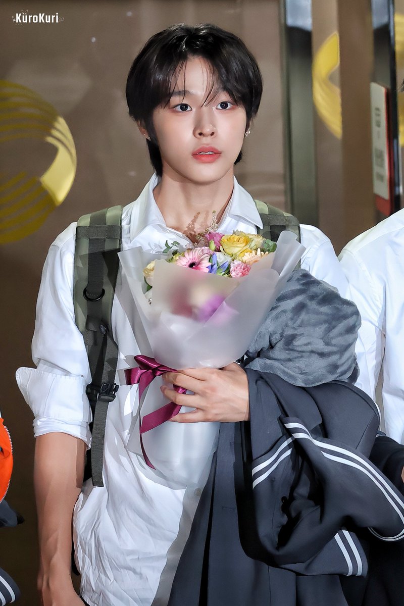 241004  뮤뱅퇴근

아프지 말고
밥을 잘 먹고
영원히 행복하세요

#리쿠 #リク #RIKU #NCTWISH