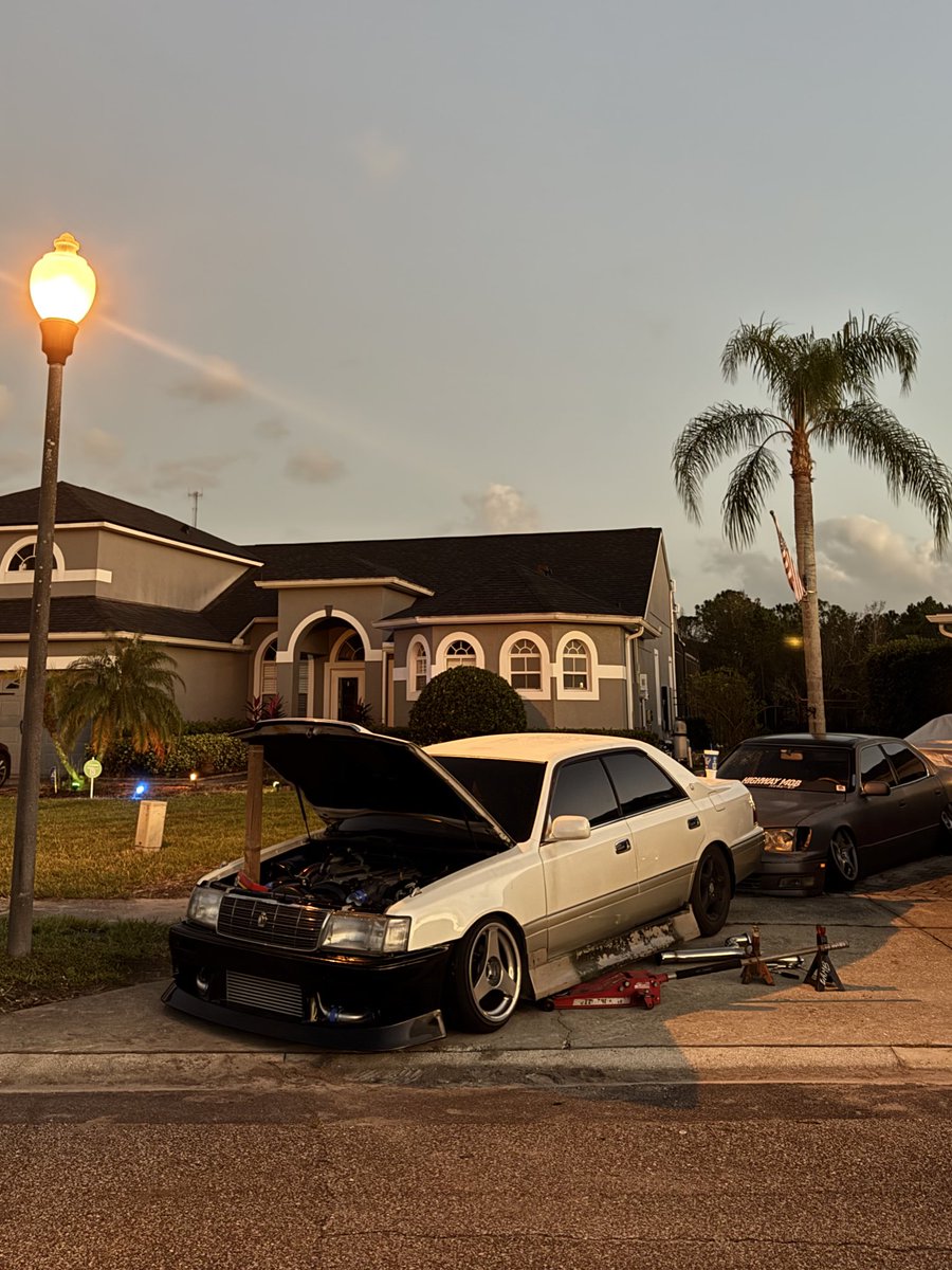 LoganLamb11's tweet photo. JZing cars is my favorite pastime https://t.co/9Z8m4JJqLv