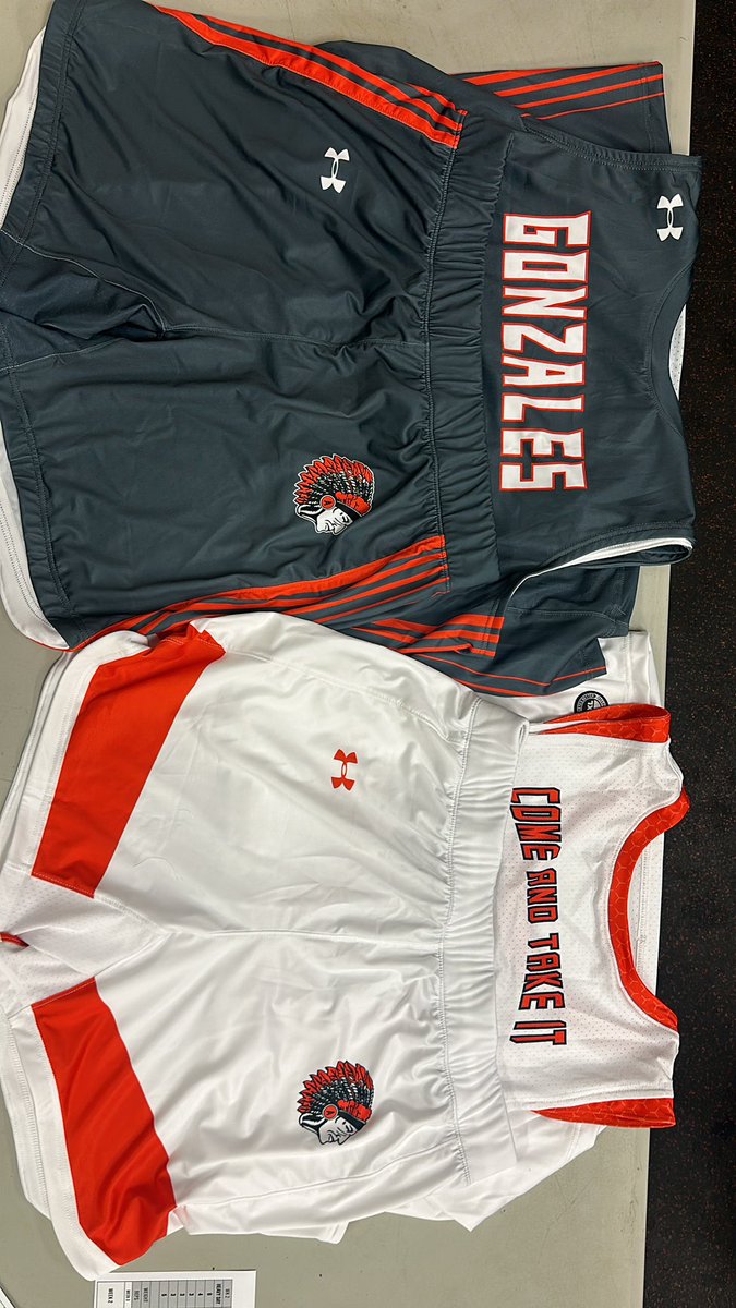 Gonzales Basketball tweet media