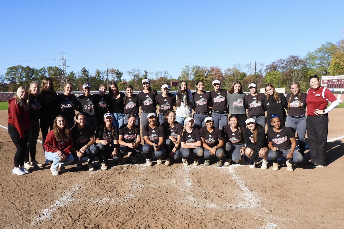 Rider Softball tweet media