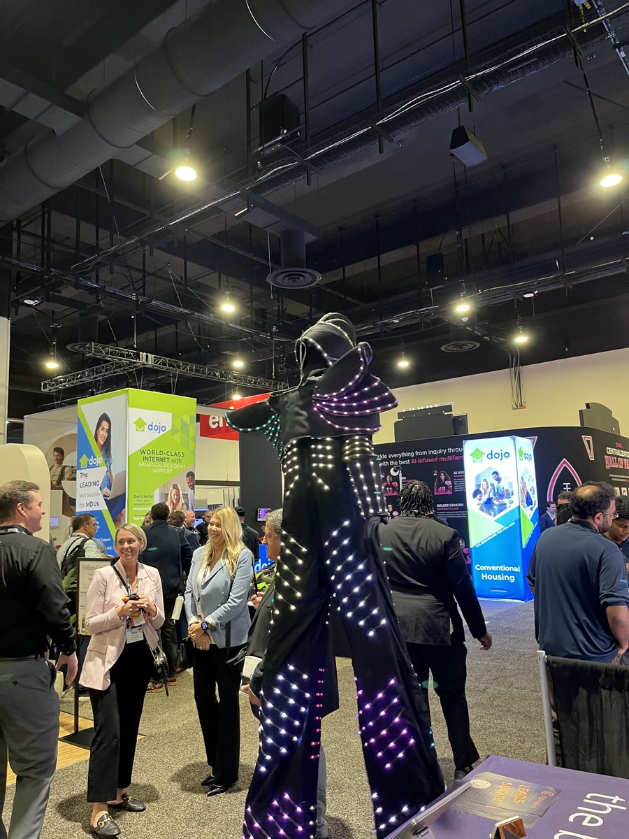 ruckusnetworks's tweet image. We&apos;re off to a great start at #OPTECH2024! 🚀 

Visit us at Booth #114 to explore groundbreaking #AI-driven tech like RUCKUS One and #RUCKUS AI. Discover how our Purpose-Driven Networking solutions can supercharge your MDU projects. ruckusnetworks.com/solutions/indu…