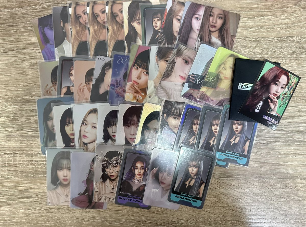 iofullsunwt's tweet photo. ขายเหมากองค่ะ 2899 รวมส่งค่ะ 
มี 37 ใบ ตกใบละไม่ถึงร้อย🧎🏻‍♀️‍➡️
#ตลาดนัดaespa #ตลาดนัดเอสป้า https://t.co/rCGGMCo4e8
