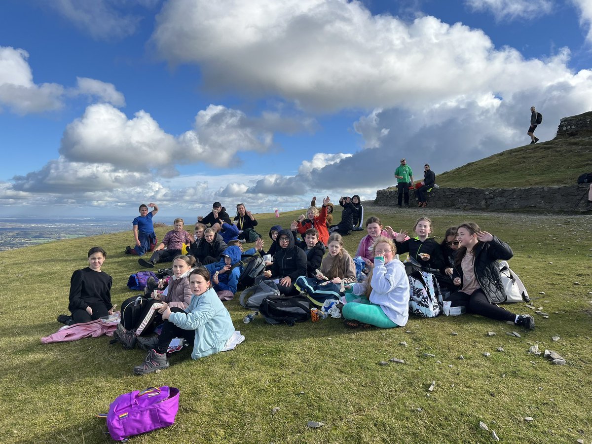 SpiritPrimary's tweet photo. After a long climb up Moel Famau today,Day 2 at #Colomendy is nearly complete ๐The children have shown #Resilience in abundance today, pushing themselves out of their comfort zones &the view at the top made it all worthwhile.#ExcellenceandAchievement #TheHolySpiritWay ๐๏ธ๐ฅ https://t.co/i21cvztxMP