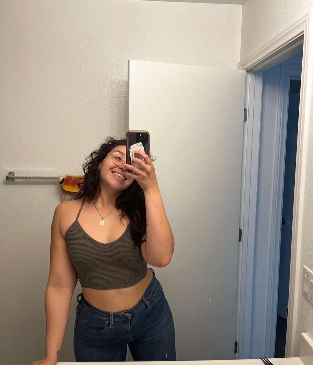 Danielle Alonso (@daniellealonso0) on Twitter photo 