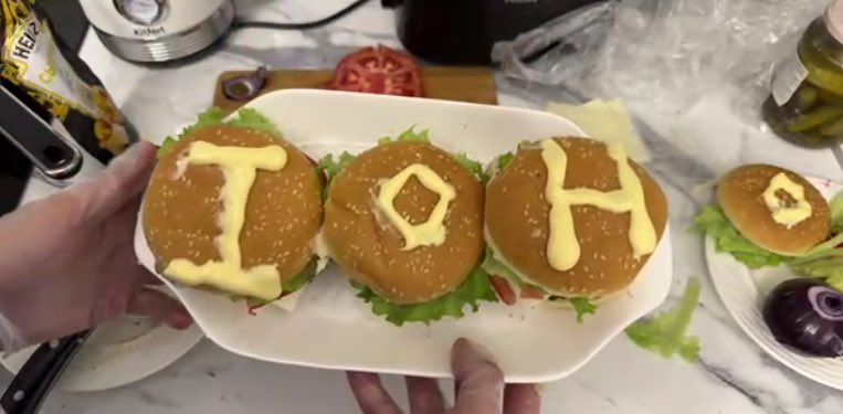 y⨀utrix tweet media