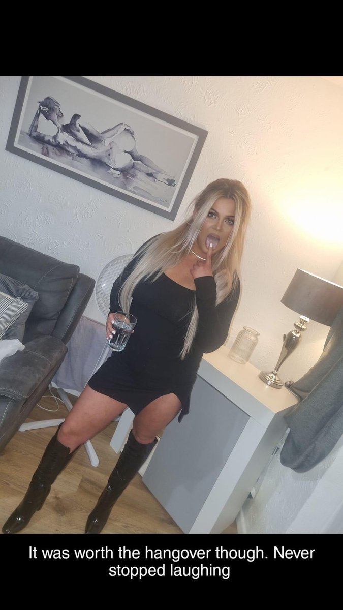 35Missbrown's tweet photo. I’m a newbie to this but you know I’m hot for this #findom stuff right? Give me a like if you see this.. Can’t wait to get involved with you subs/ pigs whatever you like to be called new hot goddess here ready drain your wallets! #findom #cashcow #cashmeets #ATMcuck #goddess https://t.co/EKtFTbgTkS