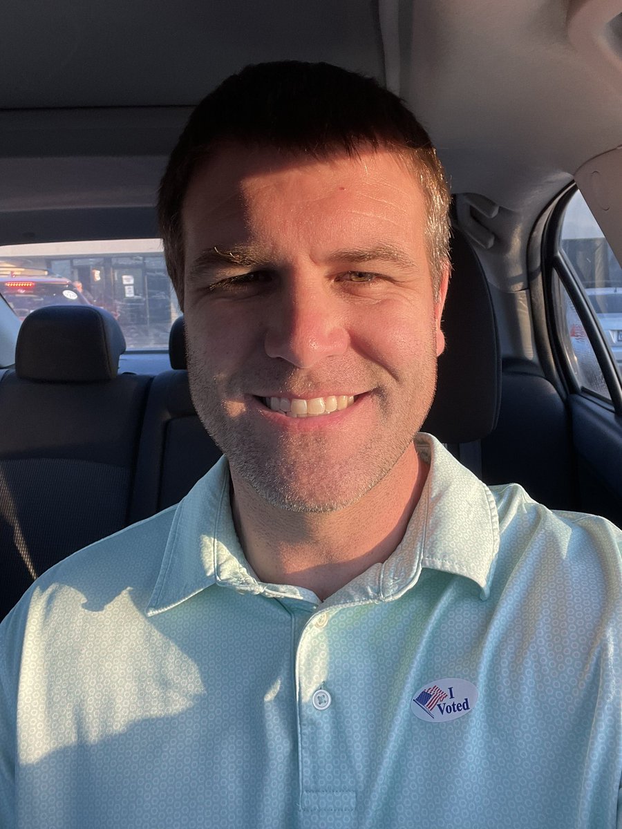 KnappKnowsHomes's tweet photo. 🇺🇸🇺🇸🇺🇸
#godblessamerica #vote #vote2024 #knappknowshomes https://t.co/1OHcWhQghU