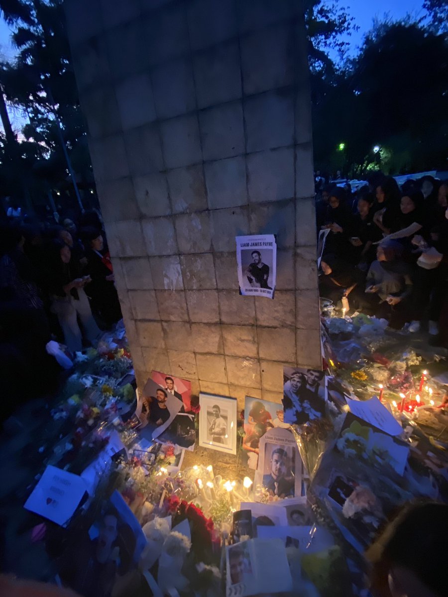 Fly high Payno. You'll always be in our hearts.. 🤍

#LiamPayne #OneDirection #DirectionersJakarta