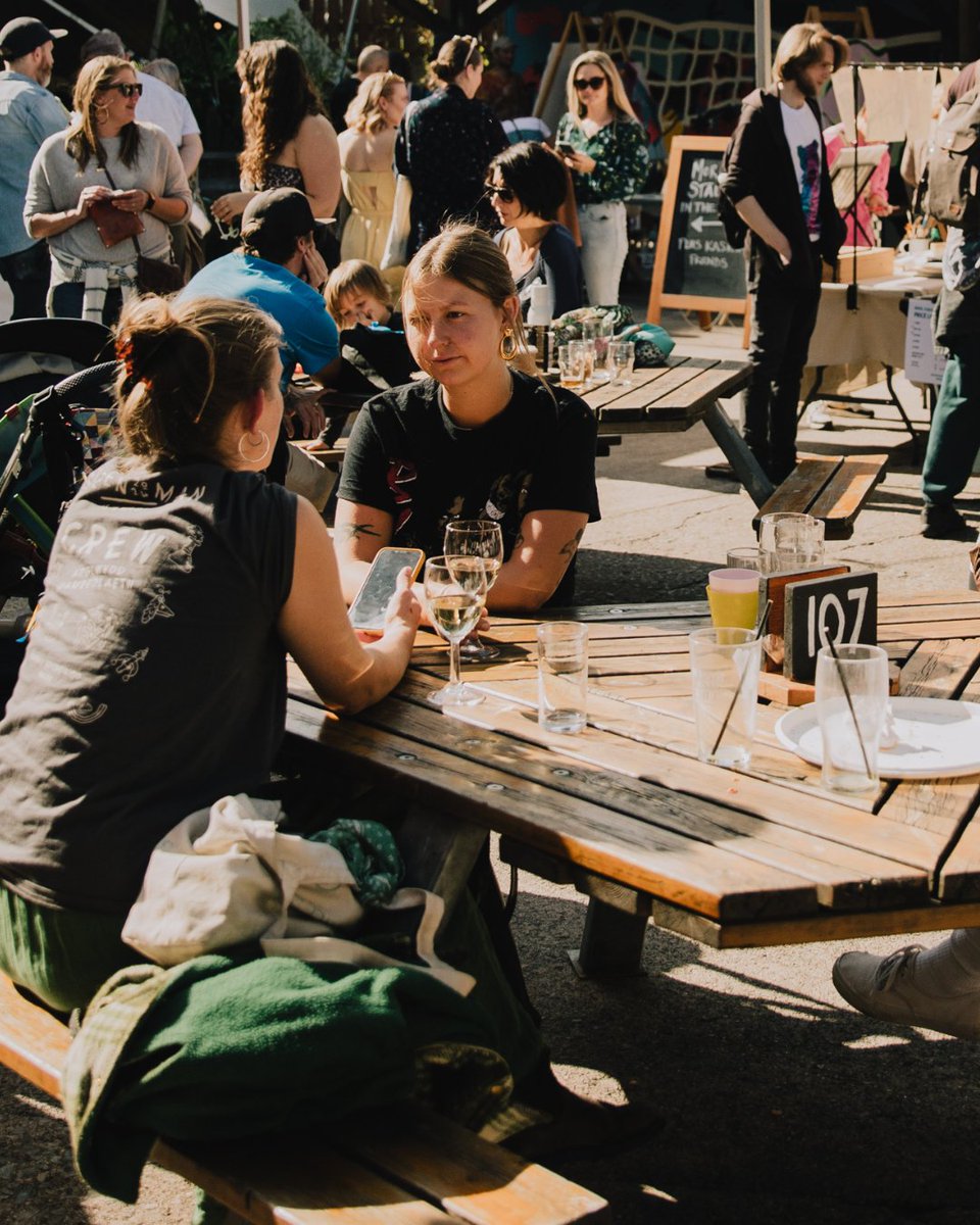 Inside 👉 Outside seating options for those unpredictable October days 🌦️

Whether you prefer to cozy up in the Café Bar or catch some rays in The Yard, we’ve got you covered, rain or shine!