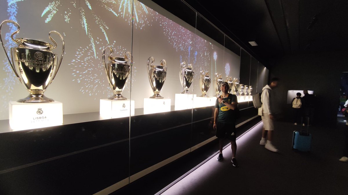 Senior Trips at Claires Court tweet media