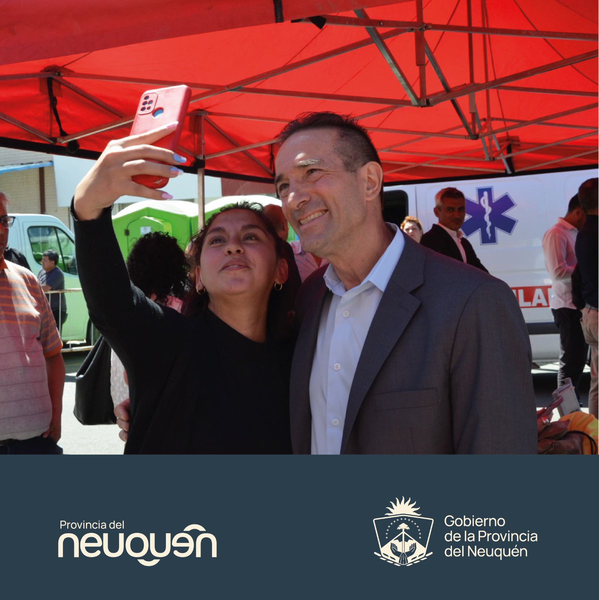 JorgeTobaresOk's tweet photo. ¡Feliz Aniversario #CutralCó! Acompañé al gobernador @Rolo_Figueroa y al intendente Ramón Rioseco en el acto protocolar por el aniversario de la localidad y festejos junto a vecinos, vecinas e instituciones. Importantes anuncios que impactan en toda la Región Comarca Petrolera https://t.co/bpitPi11hu