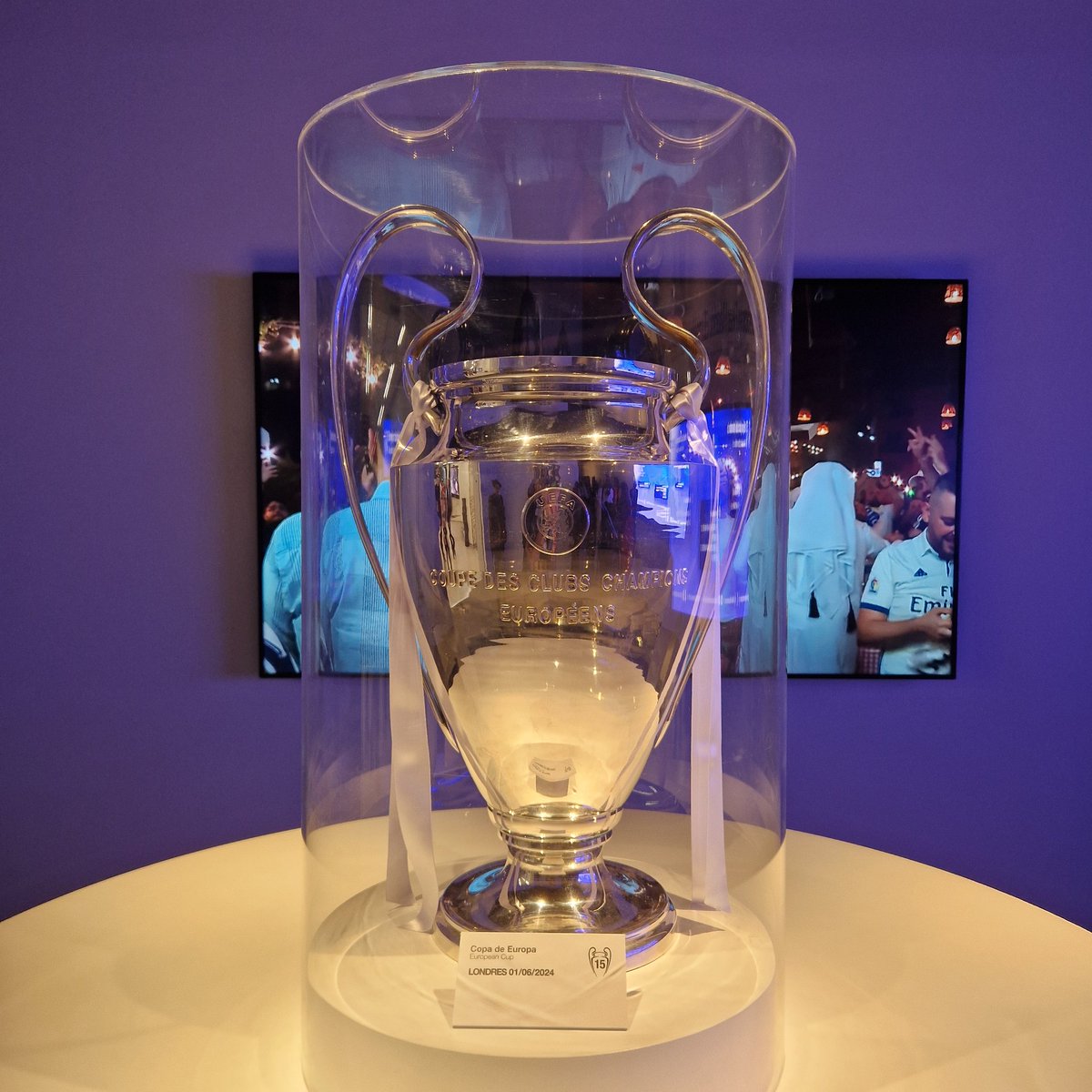 Senior Trips at Claires Court tweet media