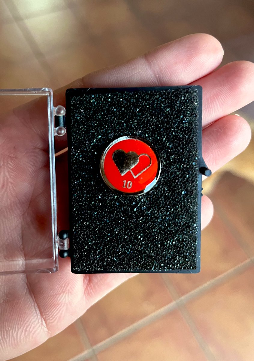 SianayJ's tweet photo. 10th donation given for @WelshBlood ❤️ and a badge to prove it #GiveBlood https://t.co/jmQsOYLjPP