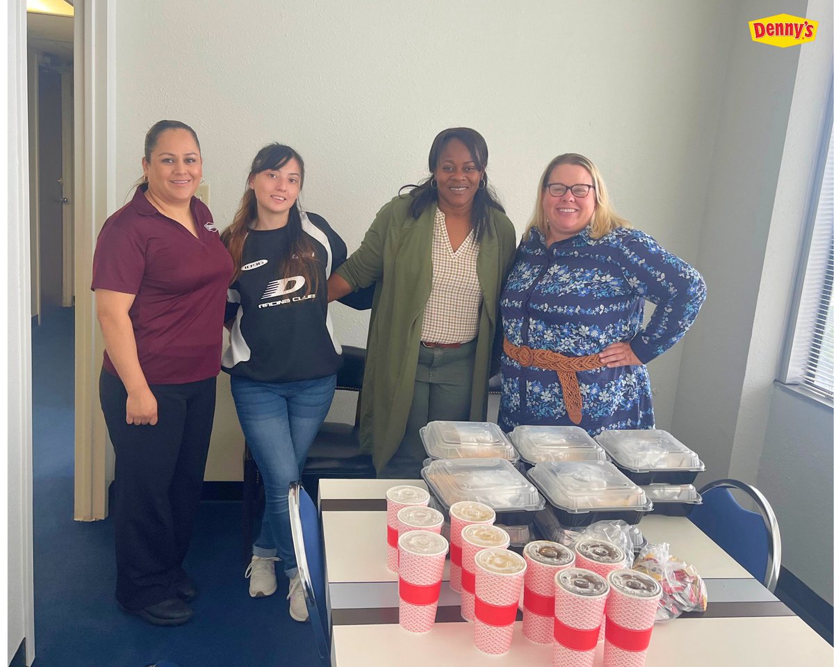 eymgroupinc's tweet photo. Our @DennysDiner  6782 team in #grandprairietx made a generous donation to @LevelPathways  - a wonderful non-profit organization that offers shelter to those in need. We are grateful to give back! 

📍: 408 Westchase Drive, Grand Prairie, TX 75052 https://t.co/kBiCMcZKs8