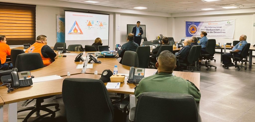 #PanamáPacífico | Con el objetivo de fortalecer la gestión integral de riesgo de desastres, participamos de un taller sobre la Actualización del Plan Nacional de Manejo Integrado del Fuego en Masa Vegetal.  Contamos con la asistenta de los enlaces del #COE.
 #ConPasoFirme.