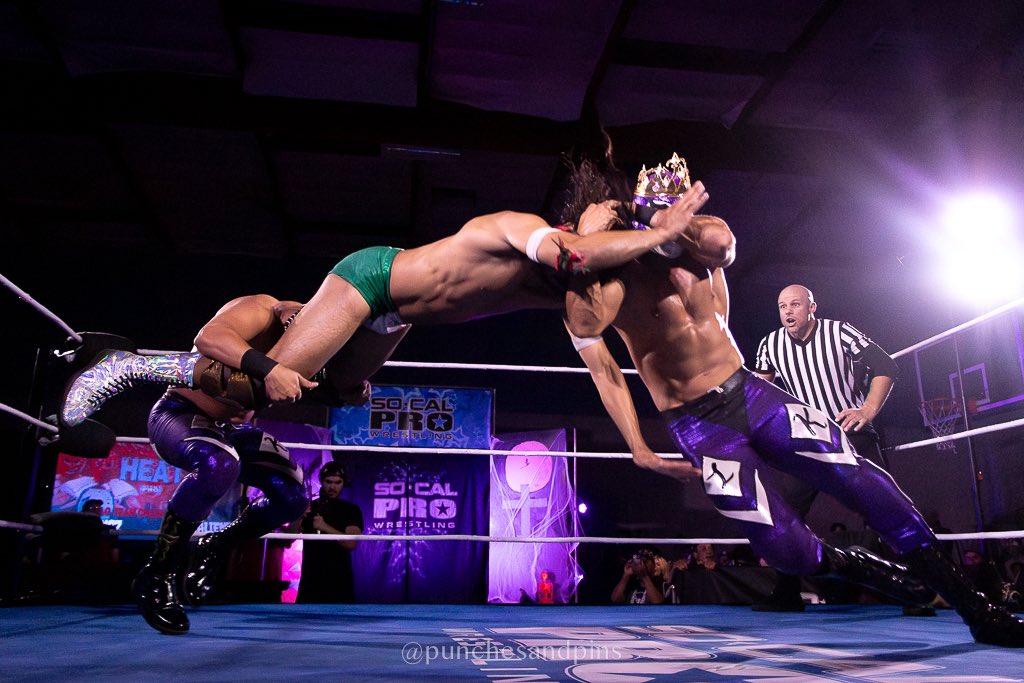 TheeSpaceHippie's tweet image. Go check out some photos I took of some rasslin’
#prowrestling #njpw #wrestling #aew #canon #sportsphotography #wwe @njpwglobal instagram.com/punchesandpins…