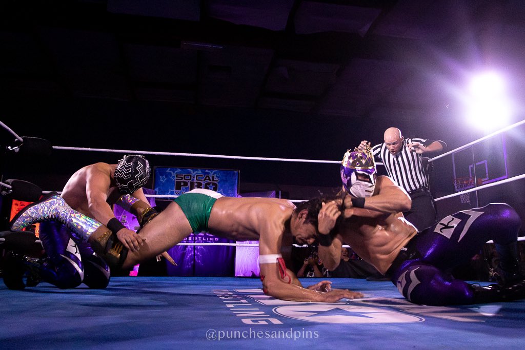 TheeSpaceHippie's tweet image. Go check out some photos I took of some rasslin’
#prowrestling #njpw #wrestling #aew #canon #sportsphotography #wwe @njpwglobal instagram.com/punchesandpins…