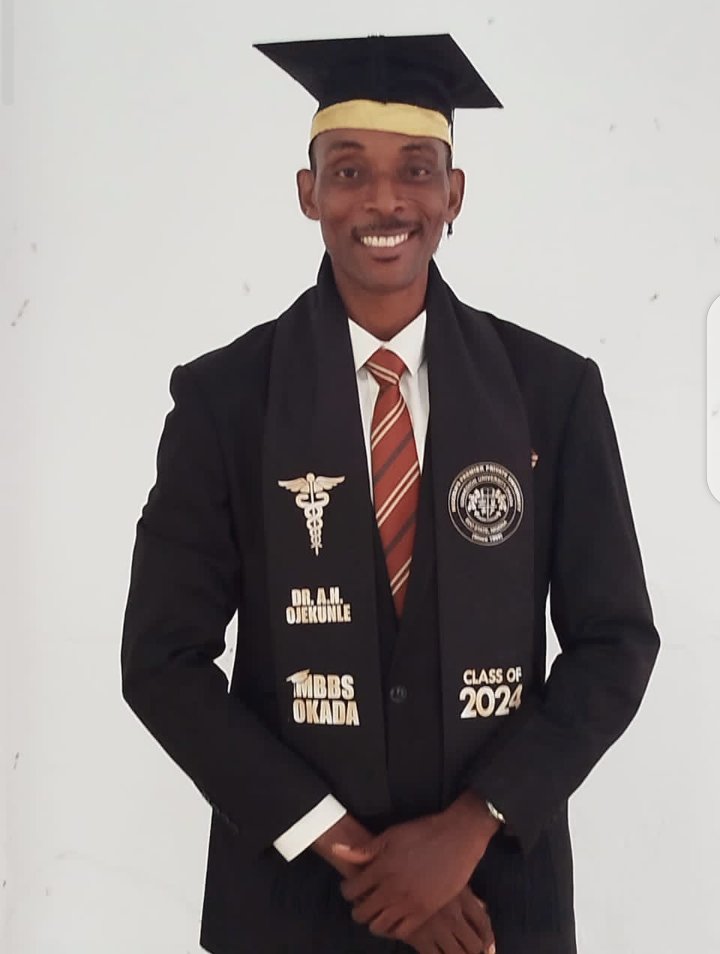 royalladiess's tweet photo. Well I told you all, that I married a man who doesn't give up on his dreams. I married a Mr Adetola but today God turned my years of believe around, and he has crowned him from Mr to Doctor. This is just the beginning of great things to come. Congratulations my dear husband.❤️ https://t.co/f4ABc2nrpY
