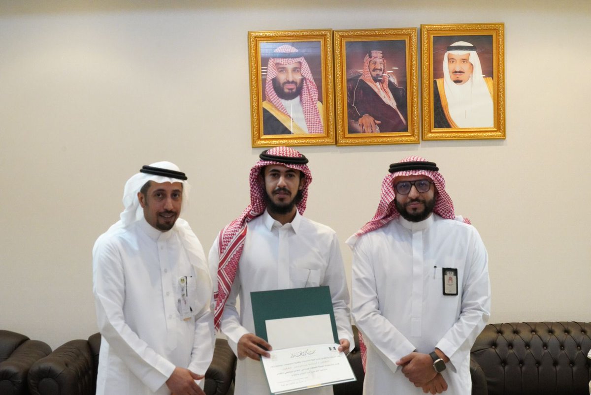 _9bot's tweet photo. اما تعبنا واخلف الله تعبنا
ولا عبثنا في حلال المعازيب

الله بأفضال المواهب وهبنا
مواهبٍ ترهي باهلها على الطيب https://t.co/T8vepkEOAg