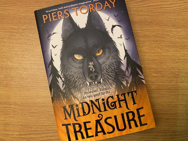 Today's review...'Midnight Treasure' <a href="/PiersTorday/">Piers Torday</a> <a href="/HachetteKids/">Hachette Children's Group</a> My very poor attempt to express how much I enjoyed this gem!
throughthebookshelf.com/reviews/midnig…