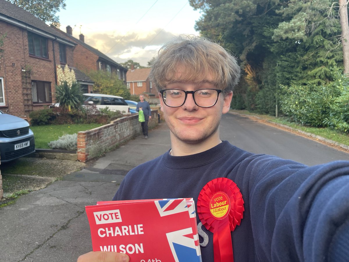 cgkwilson's tweet image. Only 2 days left til our polling day in the Old Dean! Another one of many canvassing sessions this evening - with a great sunset and even better responses, from vocal &amp;amp; deserving residents. Bring on Thursday! 🌹
