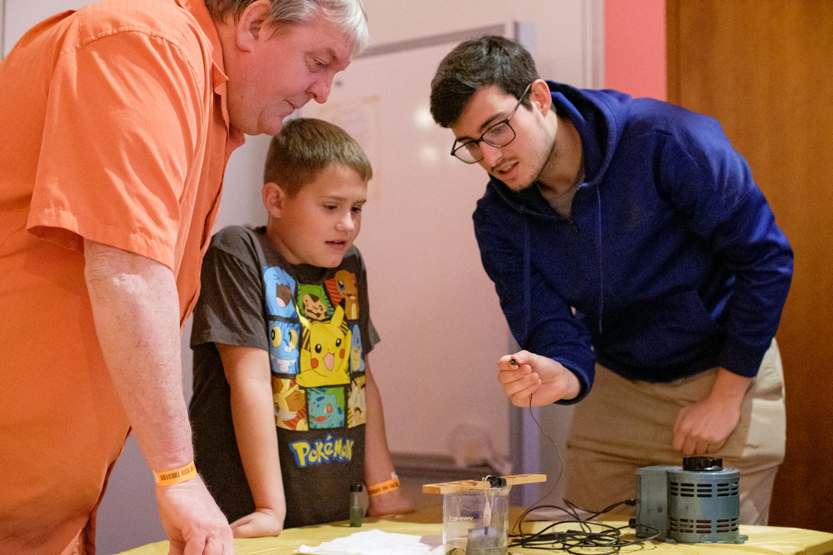 Ever wondered how medical imaging works? 🔍 Explore the science behind X-rays, MRI, and other imaging techniques at #NationalChemistryWeek, October 24th - 26th! Plan your visit + purchase tickets at fwmuseum.org!

#ChemistryWeek #FWMSH #Photography #ACS_NCW #STEM