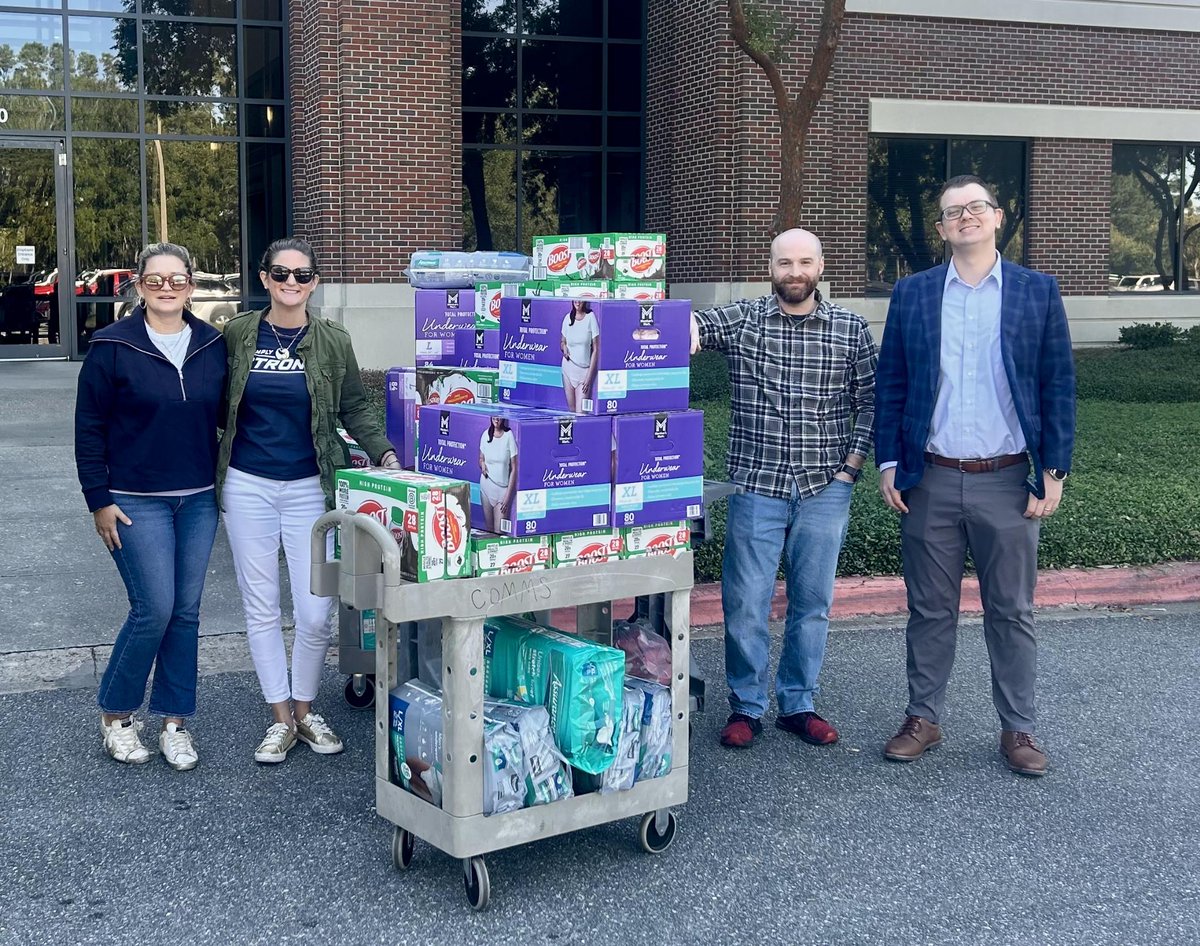 Florida Department of Elder Affairs (@elderaffairs) on Twitter photo 🌟A HUGE thank you to Simply Healthcare Plans for their incredible generosity! 🙌 Their donations of senior-focused supplies have made a big impact, and now they're providing hot meals to seniors across the state! We're so grateful for this amazing partnership! 💙 #AgeWell 🌟A HUGE thank you to Simply Healthcare Plans for their incredible generosity! 🙌 Their donations of senior-focused supplies have made a big impact, and now they're providing hot meals to seniors across the state! We're so grateful for this amazing partnership! 💙 #AgeWell