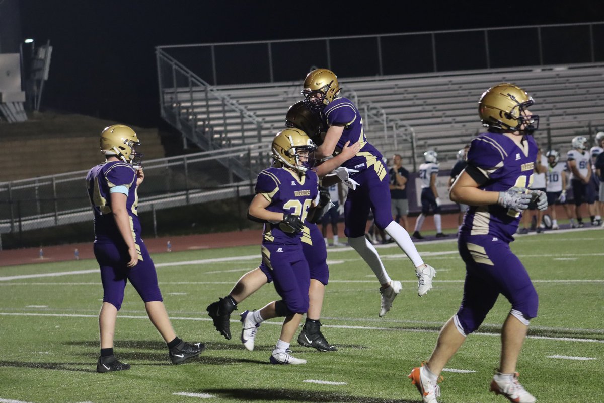 RyanFitz2027's tweet image. Game winning TD to end the season beating Lewis Central last night. Feels like it just got started after my injury and it’s already done but a hell of an ending. Thanks for all the support and the shout out @MrClaysClass . #ftau @NHSFB_ @ncsa