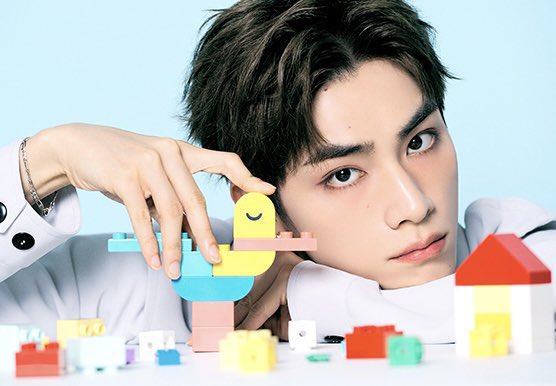 As 2024 comes to a close, we're excited to welcome the new chapter with the new year! WayV's Season Greeting 2025 is here to kick off 2025 with a burst of color, stylish outfits, and stunning makeup. Get ready to ring in the New Year with a vibrant start!