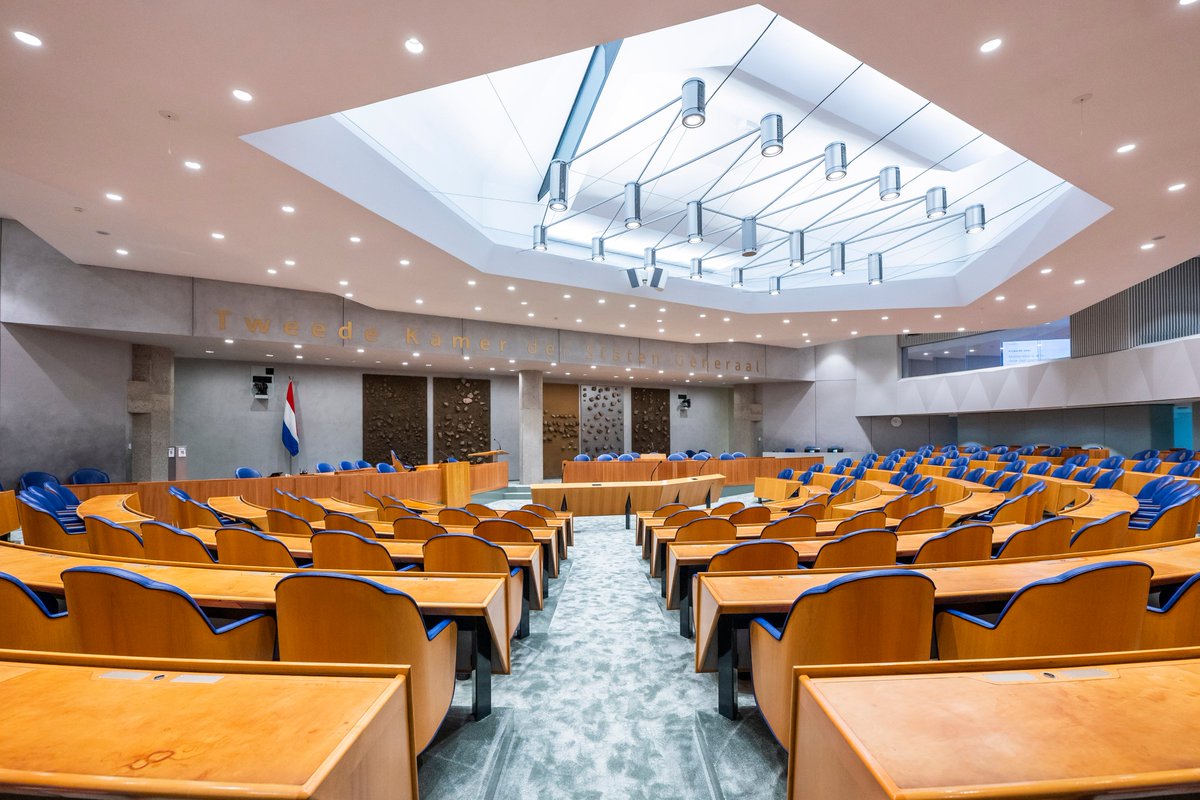 Nu live te volgen: de #begrotingsbehandeling Koninkrijksrelaties 2025 met staatssecretaris Zsolt Szabó. Bekijk het via deze link tinyurl.com/6fb8p68r