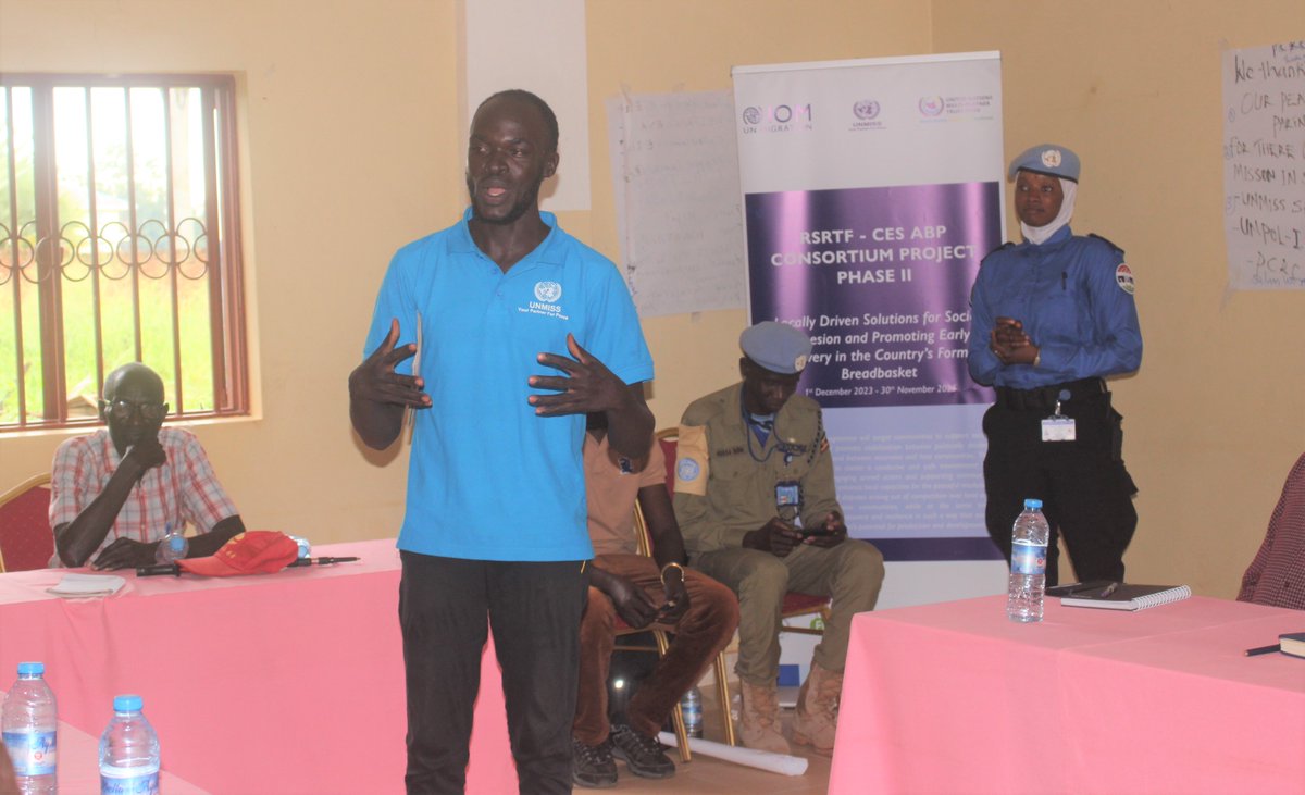 UNMISS (@unmissmedia) on Twitter photo 🕊️To foster trust + community confidence, #UNMISS, <a href="/IOMSouthSudan/">IOM South Sudan</a> & <a href="/RSRTFSouthSudan/">South Sudan RSRTF</a> held a 5-day training for 40 #SouthSudan National Police officers & members of the Police Community Relations Committee in Yei 🇸🇸, building their capacities to create a safer, more secure 🕊️To foster trust + community confidence, #UNMISS, <a href="/IOMSouthSudan/">IOM South Sudan</a> & <a href="/RSRTFSouthSudan/">South Sudan RSRTF</a> held a 5-day training for 40 #SouthSudan National Police officers & members of the Police Community Relations Committee in Yei 🇸🇸, building their capacities to create a safer, more secure