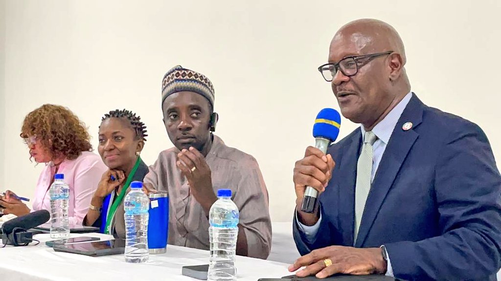 mohs_sl's tweet photo. Happening now!!! @DembyAustin speaks on concerns of the Sierra Leone Medical and Dental Association (SLMDA) in today's #MOICE weekly press conference. The association had issued a 21-day ultimatum for a strike action if their quarterly fuel allocations are not met. https://t.co/1yUsjjLWjY