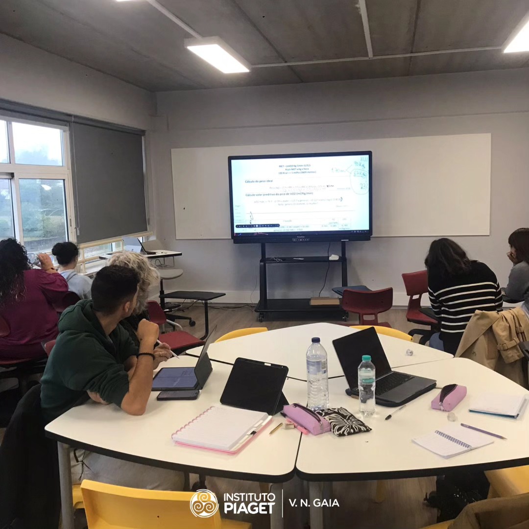 ipiaget's tweet photo. No Piaget continuamos apostados em transformar as salas de aulas em espaços mais interativos e inovadores. Um bom exemplo: a Sala #InnovaLearning, no campus de Gaia, tem sido um importante recurso tecnológico nas aulas de #Fisioterapia.
#ipiaget #ensinosuperior #saude #tecnologia https://t.co/LJ0wj4hXWP