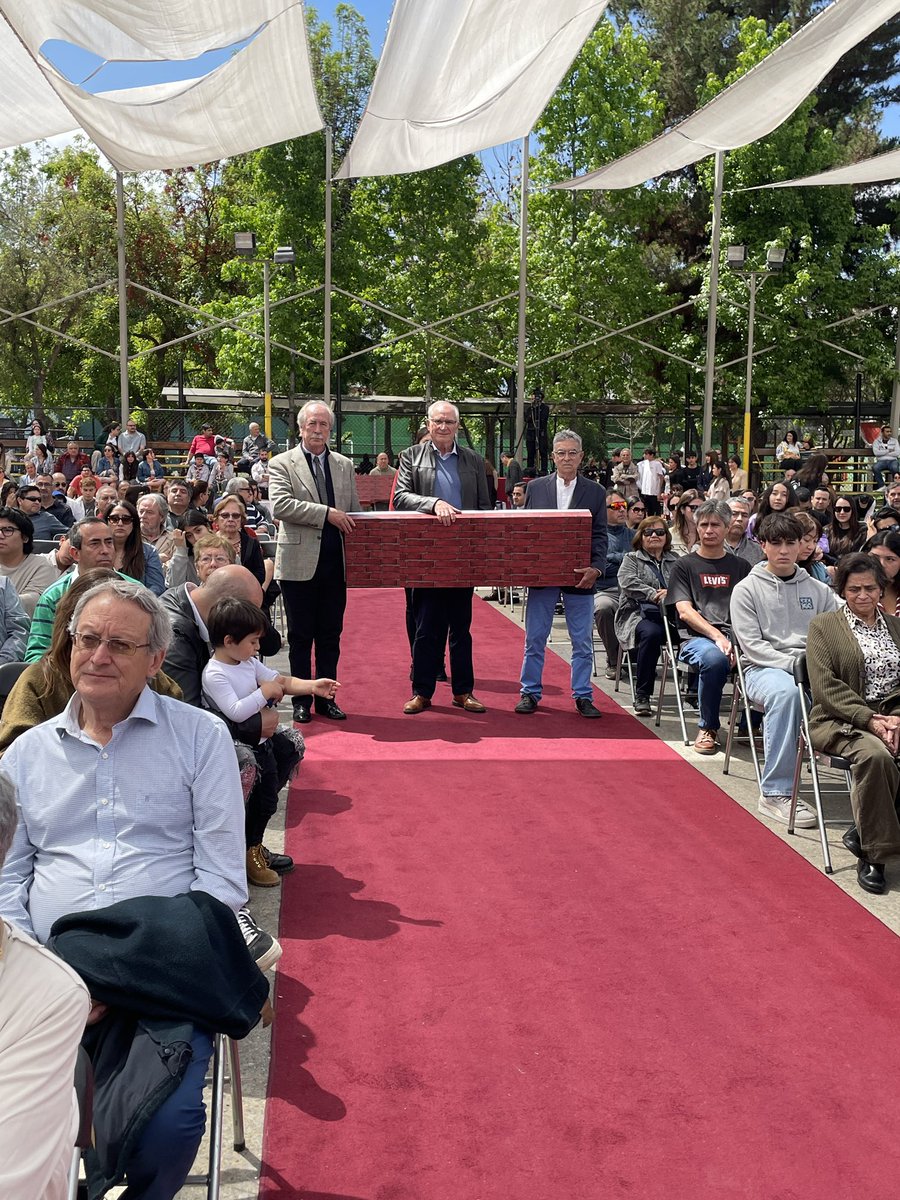 SaintGaspar's tweet photo. Damos gracias a Dios por permitirnos celebrar este hito histórico en el Saint Gaspar College, agradecemos haber sido parte de esta historia, agradecemos el sello misionero de San Gaspar recibido. https://t.co/fEJELyh7kf
