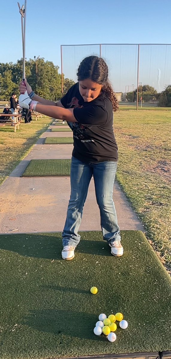 SamuelS03776492's tweet photo. Lady Coog golf has a bright future with middle school golfers! These two put in a lot of work and the coaches appreciate the effort! #OTOF #ForeTheWin https://t.co/ffAdfq89zW