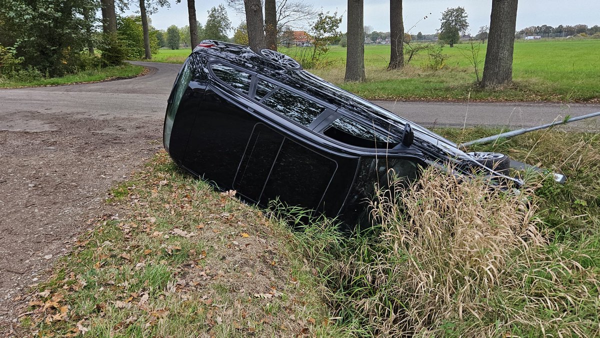 Vrachtwagenchauffeur rijdt door na ongeval