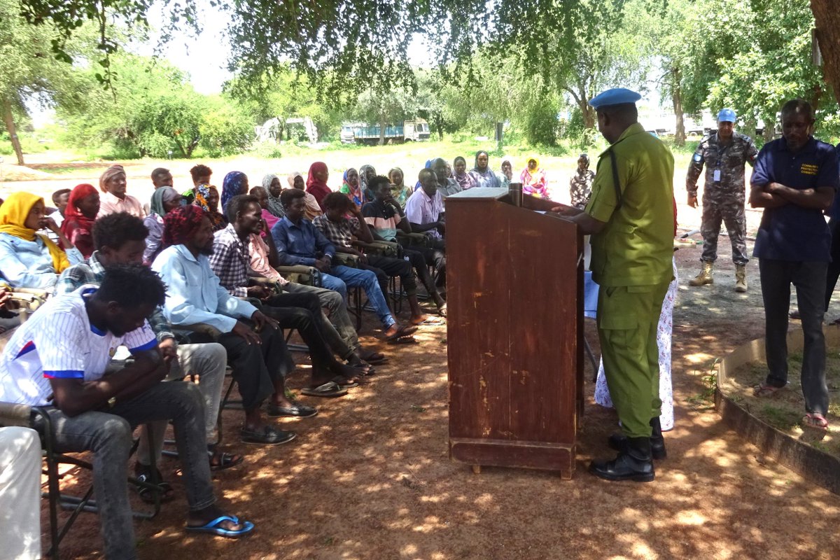 UNISFA_1's tweet photo. On October 20, UNPOL conducted an environmental awareness campaign in #Goli Village #Abyei, focusing on educating the community about environmental conservation and instilling a sense of responsibility. It addressed environmental risks from hazardous materials, waste, fuels, and oils. The event was attended by 53  people, including 26 men, 25 women, and 2 girls. #EnvironmentalAwareness #UNPOL